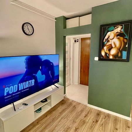 Holiday Metro Fast Wifi Tv'70 Netflix Hbo Appletv Varsovie Extérieur photo