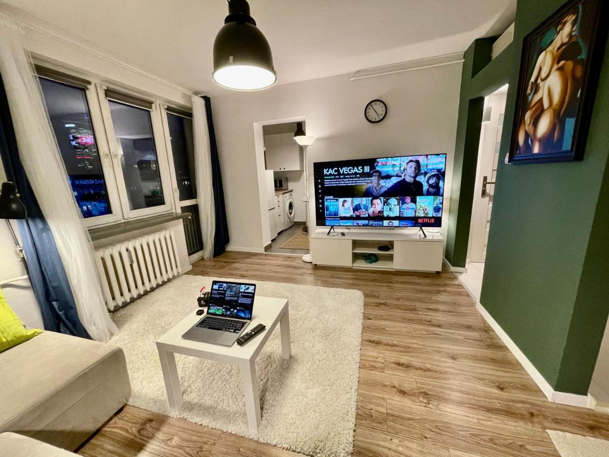 Holiday Metro Fast Wifi Tv'70 Netflix Hbo Appletv Varsovie Extérieur photo