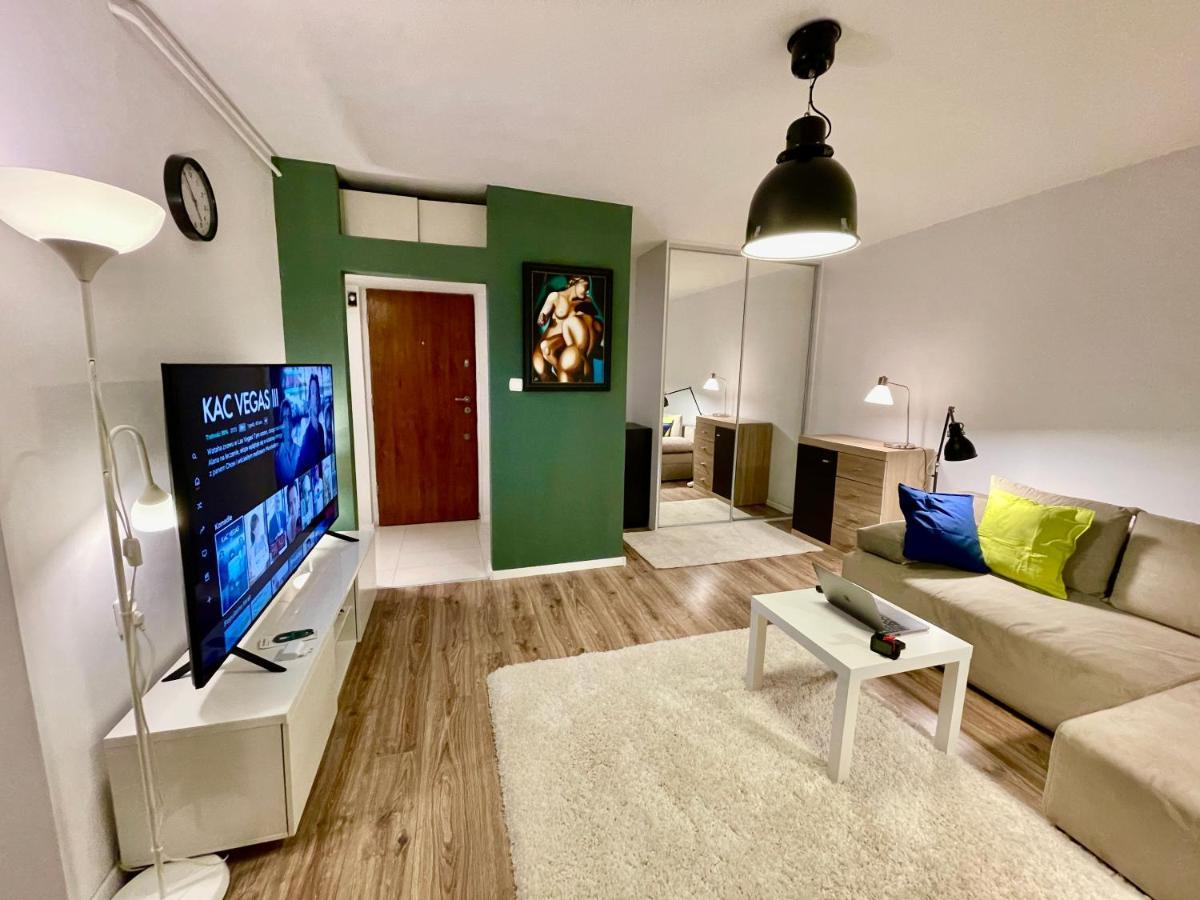 Holiday Metro Fast Wifi Tv'70 Netflix Hbo Appletv Varsovie Extérieur photo