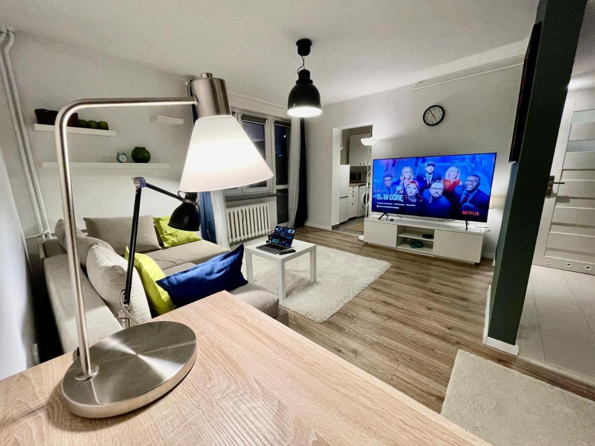 Holiday Metro Fast Wifi Tv'70 Netflix Hbo Appletv Varsovie Extérieur photo
